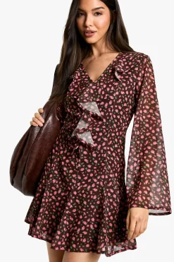 boohoo Robe trapèze à volants imprimé fleuri Ditsy<Femme Looks Chocolat|Robes À Manches Longues