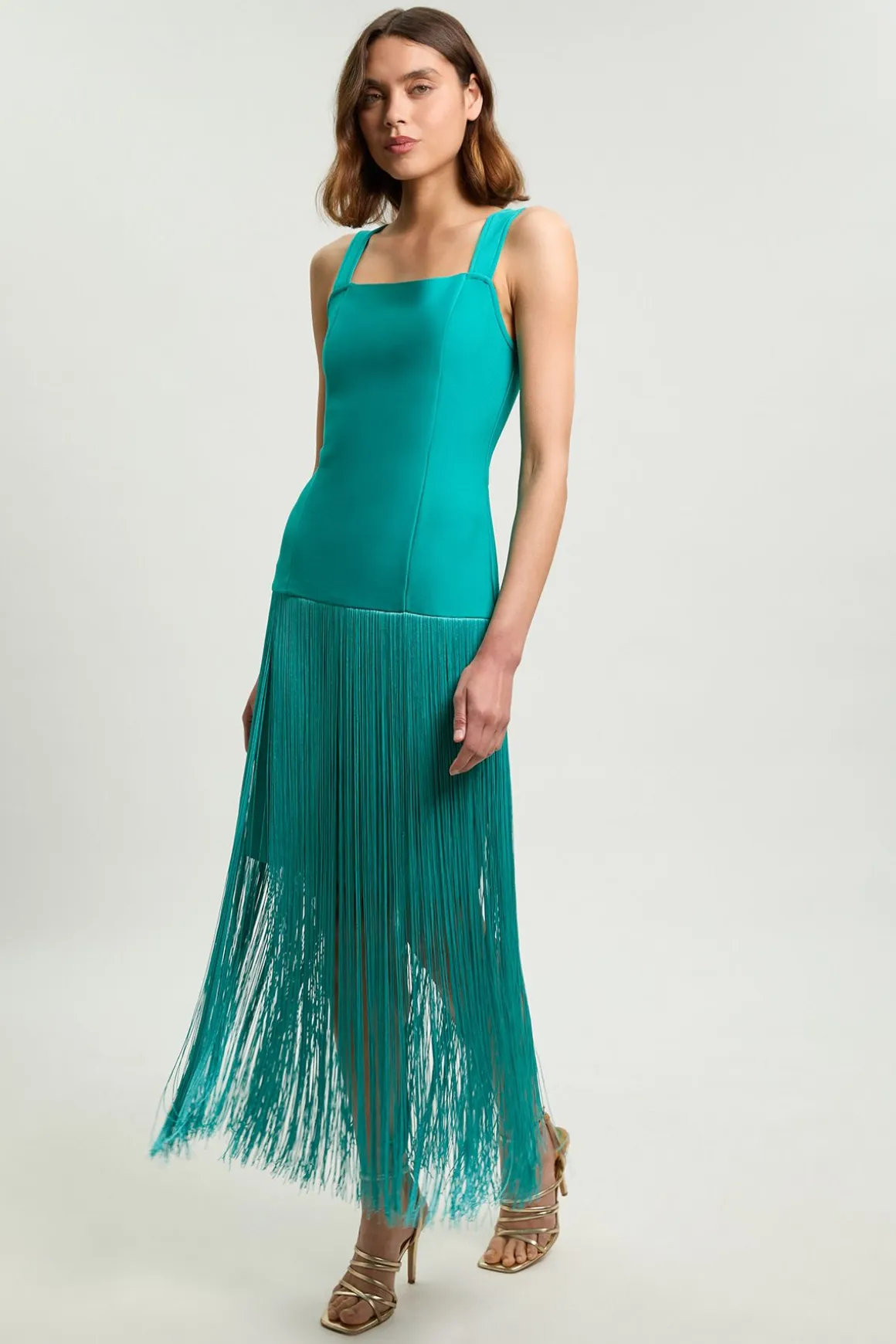 Robe Tricotée Ajustée À Bretelles Avec Ourlet À Franges Pour Petite Taille