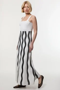 Robe tricotée à bretelles A-line à mailles en vagues contrastées