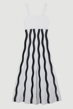 Robe tricotée à bretelles A-line à mailles en vagues contrastées