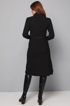 Robe Tricotée Ceinturée à Col Montant avec Détails Côtelés