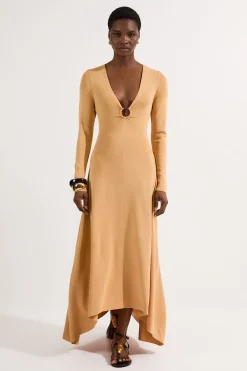 Robe tricotée moulante à décolleté en V avec détail de porte-clés en métal