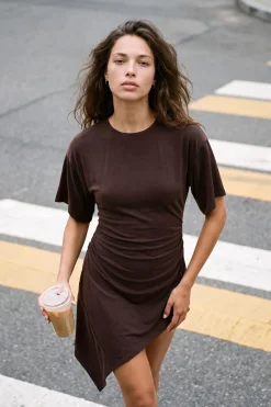 boohoo Robe T-shirt Col Rond Avec Épaulettes Et Détail Drapé<Femme Robes T-Shirt|Robes
