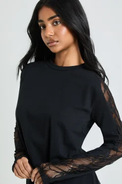 boohoo Robe T-shirt Oversize À Manches Longues Avec Insert En Dentelle<Femme Satin Et Dentelle|Robes À Manches Longues