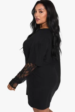 Robe t-shirt oversize à manches en dentelle