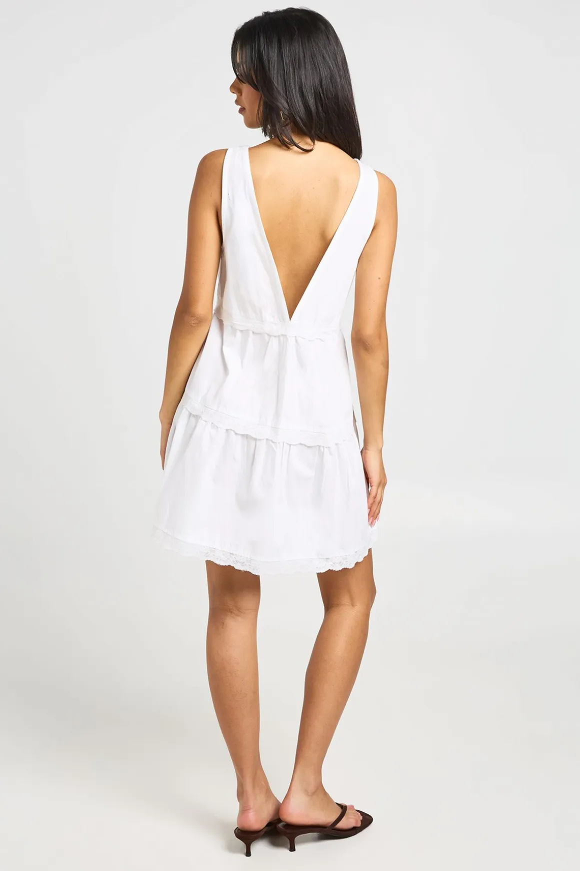 Robe Évasée À Détails De Dentelle