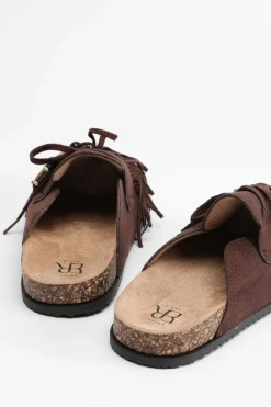 boohoo Sabots Fermés En Synthétique À Pompons Et Perles Décoratives< Looks Chocolat|Chaussures Plates