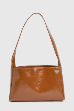 Sac à bandoulière en cuir verni texturé