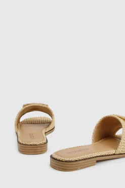 Sandales à boucle ornées de raffia