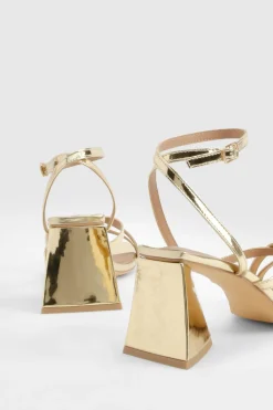 Sandales à bride croisée grande largeur et talon évasé