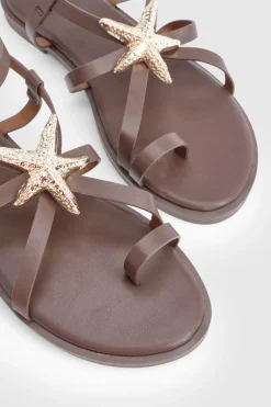 boohoo Sandales À Bride Entre Les Orteils Avec Ornements Étoiles De Mer< Looks Chocolat|Sandales