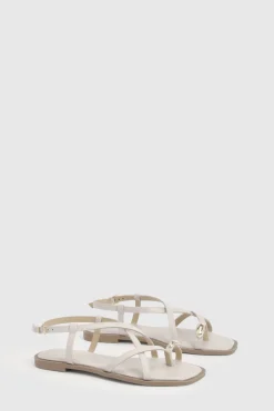 boohoo Sandales À Brides Avec Entre-doigts Et Détails Métalliques< Sandales