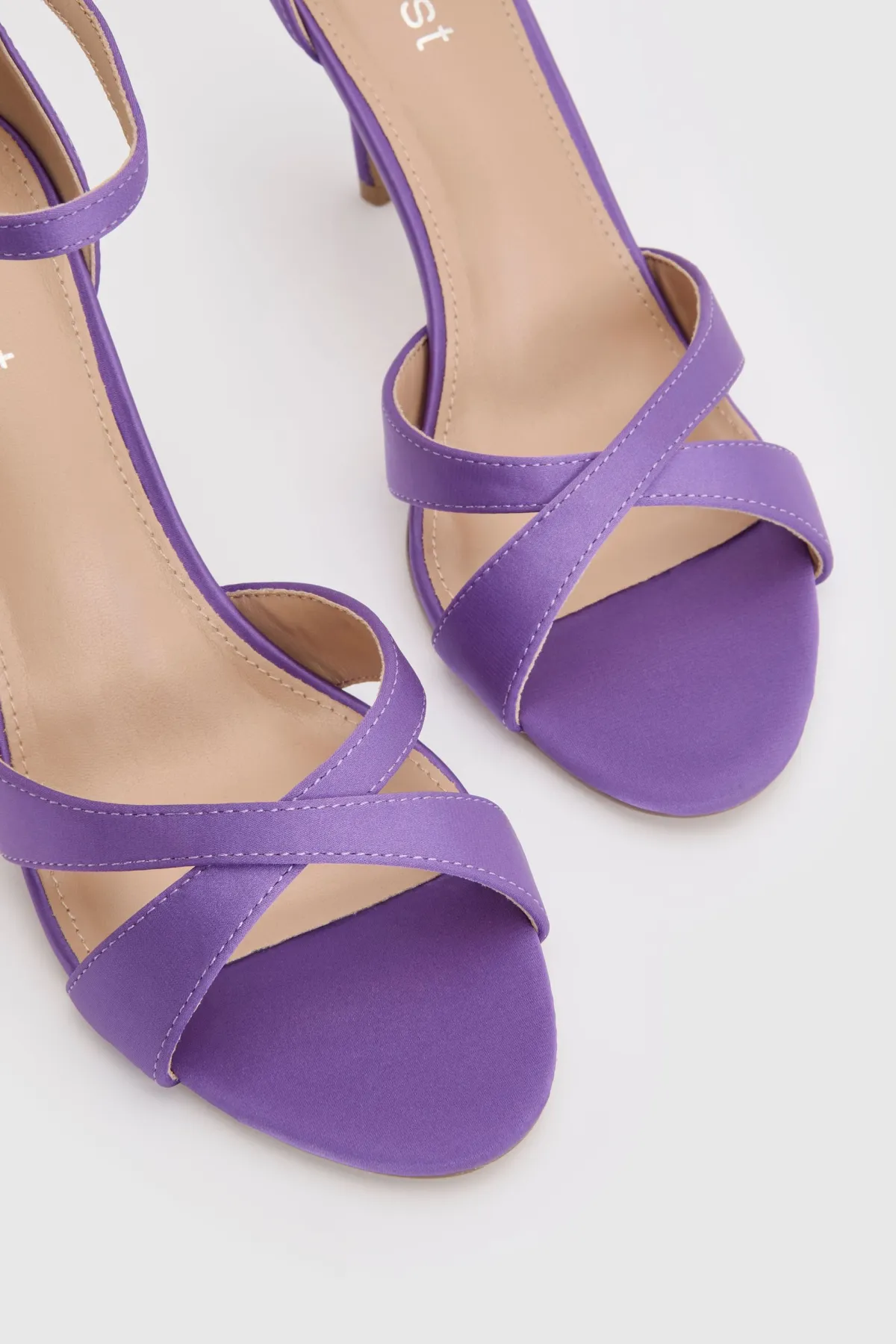 Coast Sandales Cadenza À Talon Aiguille Haut En Satin Avec Brides Croisées< Chaussures À Talons|Sandales