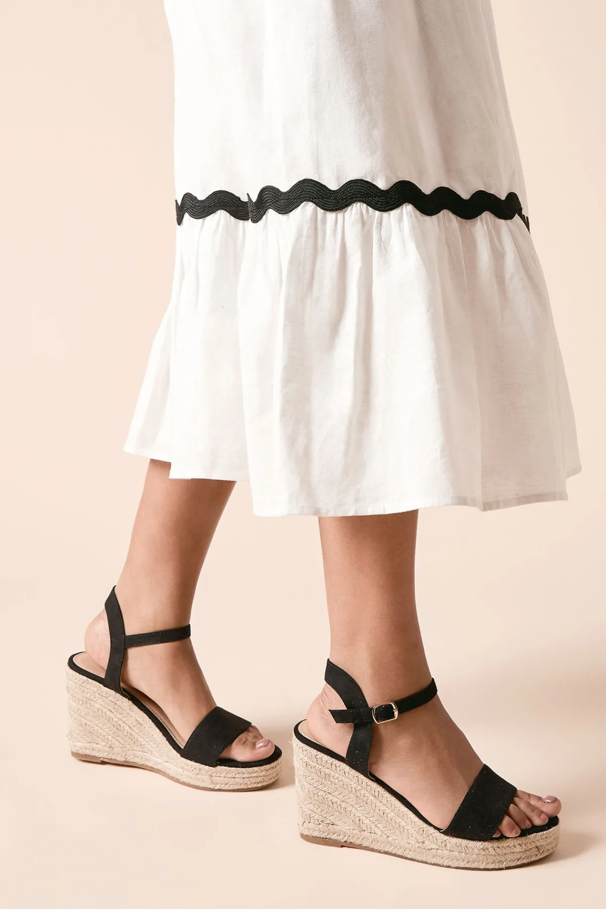 Sandales Compensées Espadrilles À Bout Fermé En Synthétique Rumor