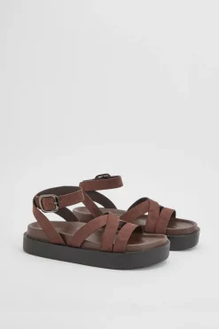 Sandales Compensées À Lanières Croisées En Synthétique