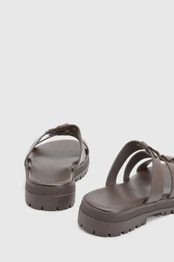 boohoo Sandales Compensées Style Gladiateur À Détails Clous Imposants< Sandales