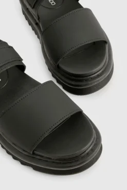 Sandales compens à plateforme chunky avec détails de boucle