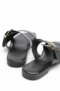Sandales Croisées À Boucle Surdimensionnée
