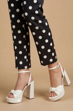 Oasis Sandales De Mariée Melody À Nœud Frontal En Satin Bout Carré Talon Bloc Haut< Chaussures À Talons|Sandales