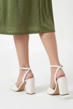 Sandales De Mariée Midyim En Satin Froncé À L'avant Avec Talon Haut Bloc