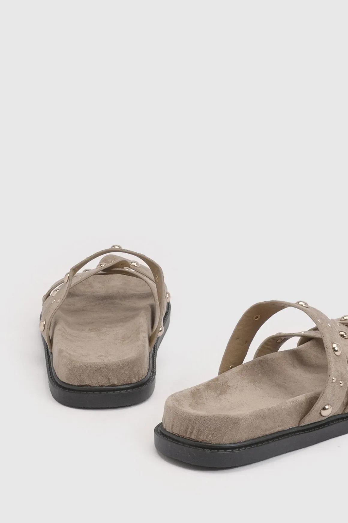 Sandales Mules Coupe Large Détail Clous Semelle Anatomique Synthétique