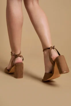 Sandales Ollie À Talons Hauts Carrés En Synthétique