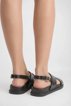 boohoo Sandales À Plateforme Avec Brides Croisées Et Boucle< Sandales