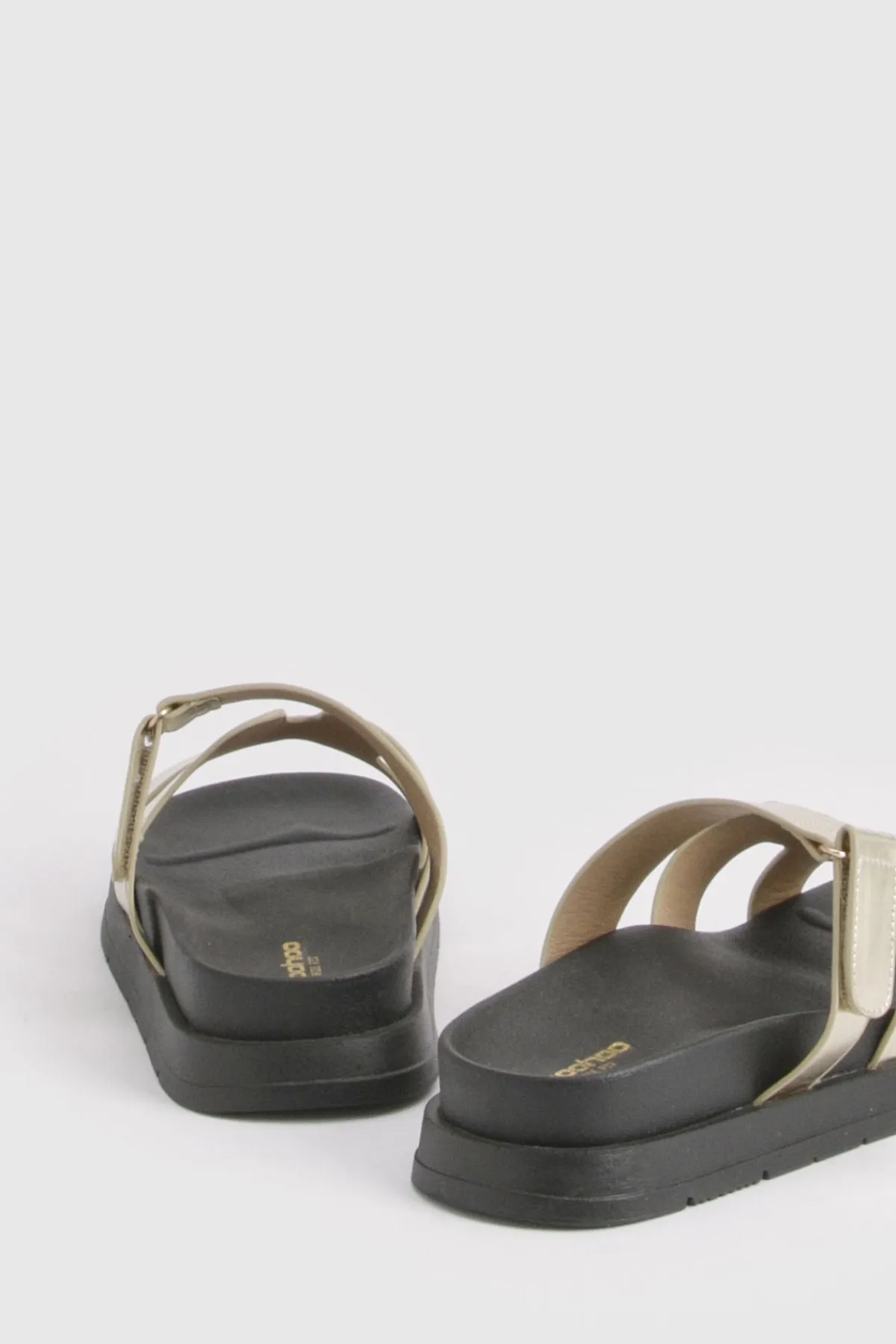 boohoo Sandales Plateformes À Lanières Ajourées Coupe Large< Sandales|Chaussures Dorées