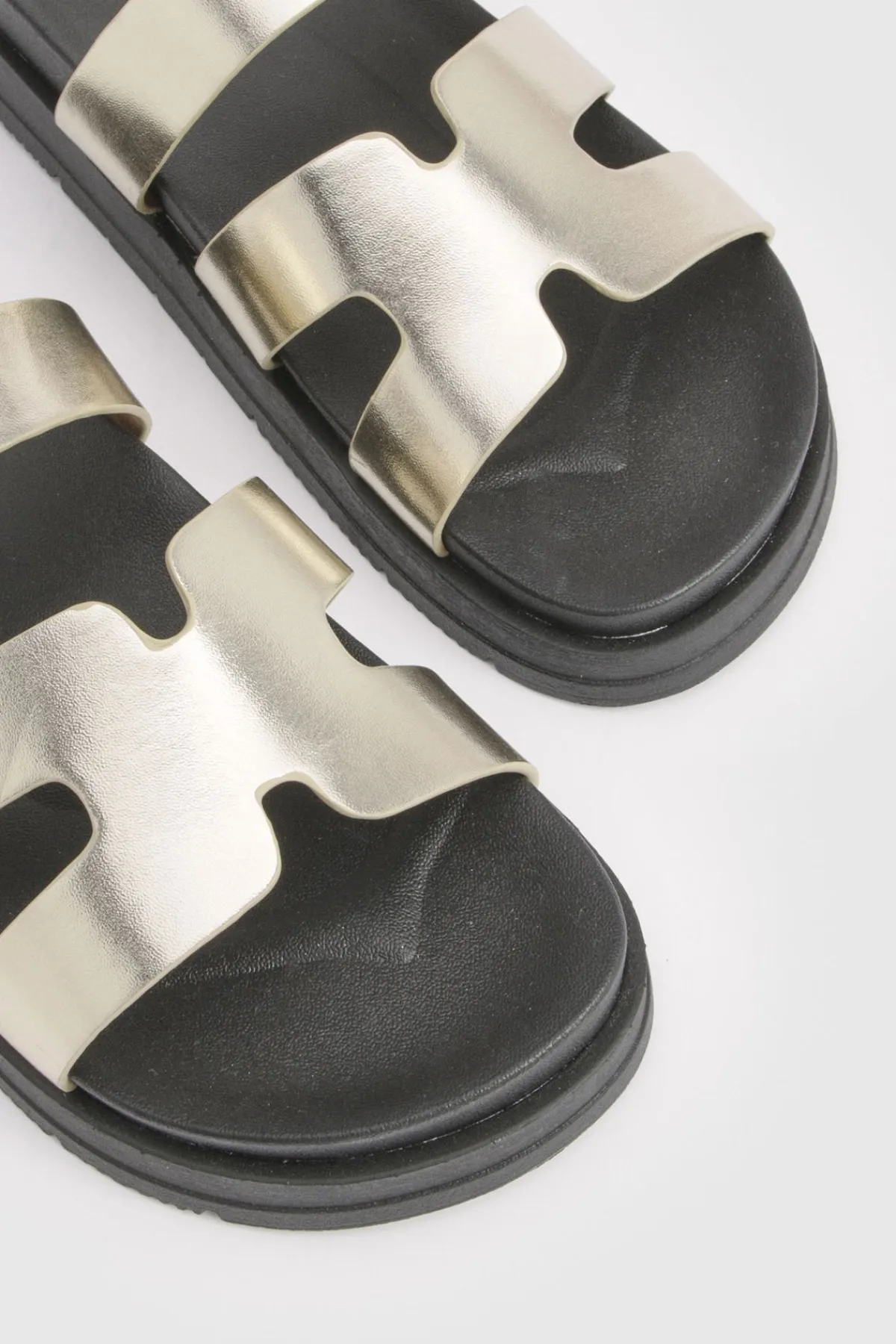 boohoo Sandales Plateformes À Lanières Ajourées Coupe Large< Sandales|Chaussures Dorées