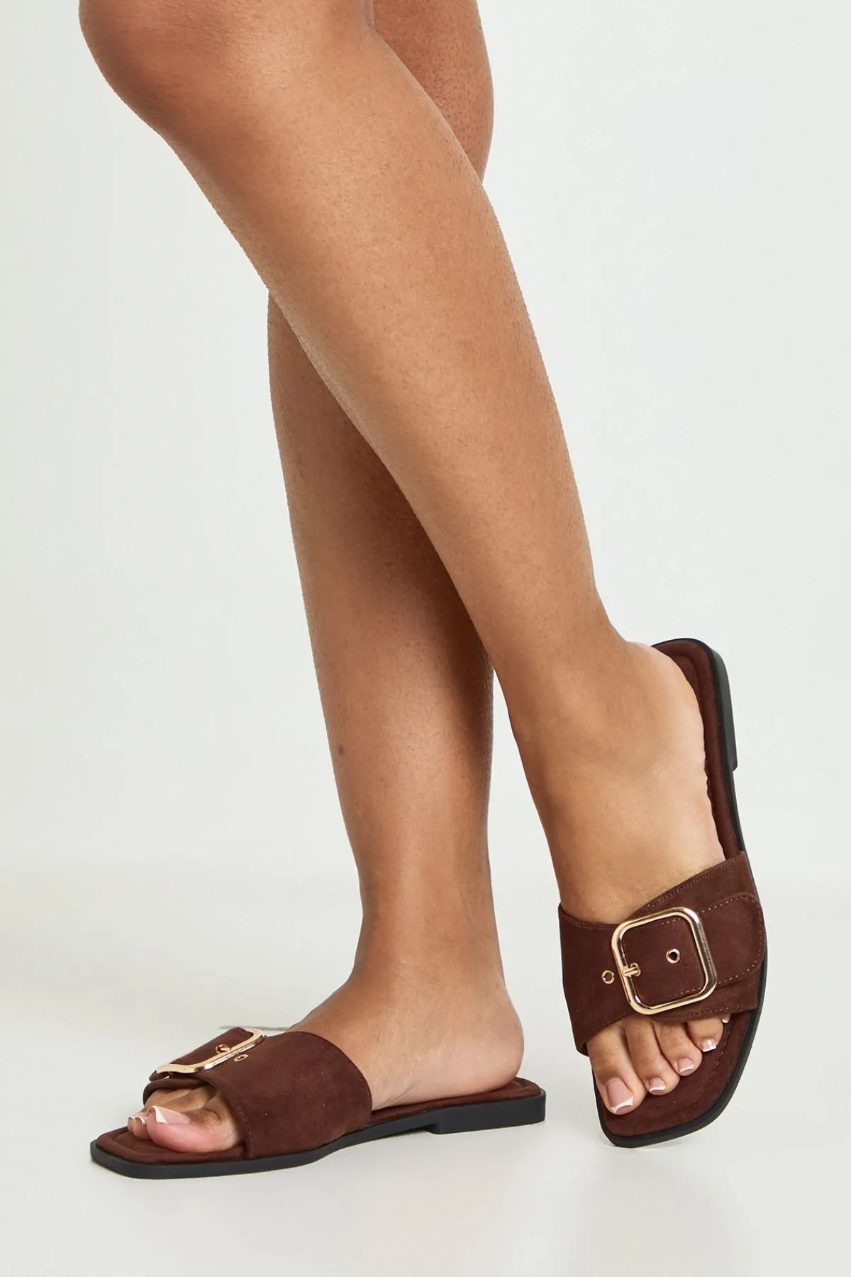 boohoo Sandales Plates En Synthétique Avec Boucle Surdimensionnée< Looks Chocolat|Sandales