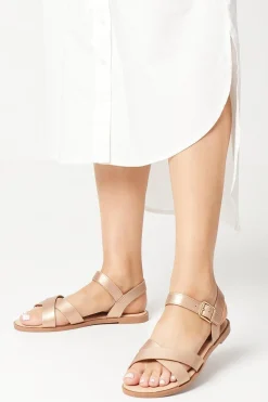 Dorothy Perkins Sandales Plates à Lanières Croisées Florence Coupe Large en synthétique< Sandales