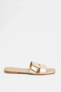 boohoo Sandales Plates À Lanières Croisées Et Détails Ajourés Coupe Large< Sandales|Chaussures Dorées