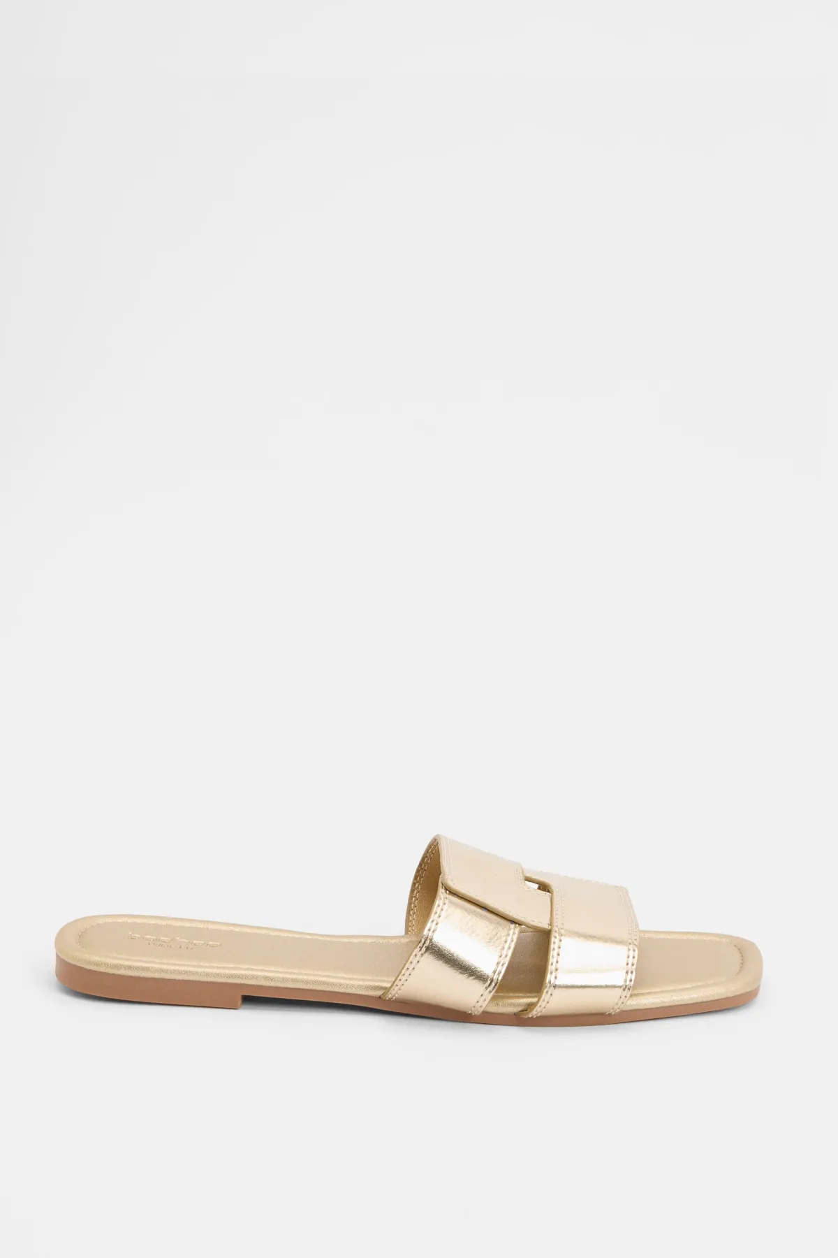 boohoo Sandales Plates À Lanières Croisées Et Détails Ajourés Coupe Large< Sandales|Chaussures Dorées