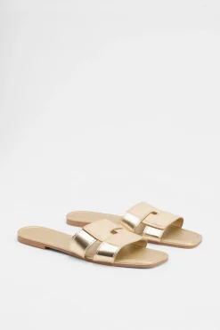 boohoo Sandales Plates À Lanières Croisées Et Détails Ajourés Coupe Large< Sandales|Chaussures Dorées