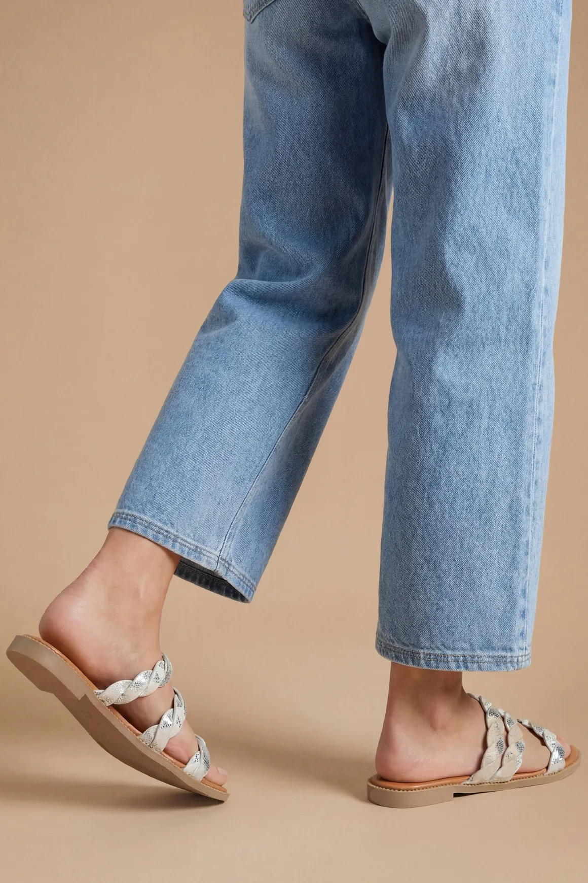 Sandales Plates Mel À Brides Tressées En Synthétiquecuir Métallisé