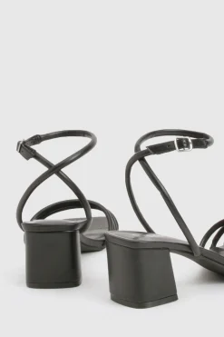Sandales pour pieds larges avec bout carré, triple bride et talon bloc bas