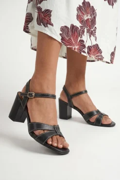 Sandales Sarah À Bout Ouvert Avec Talon Bloc En Synthétiquecuir