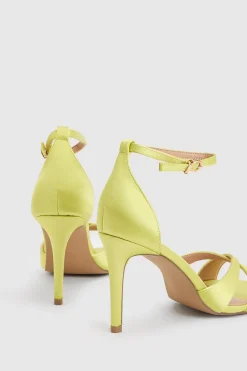 Sandales À Talon Aiguille Haut Cadenza En Satin Avec Brides Croisées