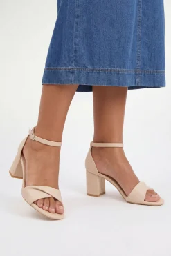 Sandales À Talon Bloc Bas Sophia En Synthétiquecuir Souple Torsadé Coupe Large