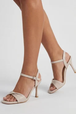 Wallis Sandales À Talons Aiguilles Hauts Sally Coupe Large En Synthétiquecuir Souple Avec Détail Torsadé Sur Le Devant< Chaussures À Talons|Sandales