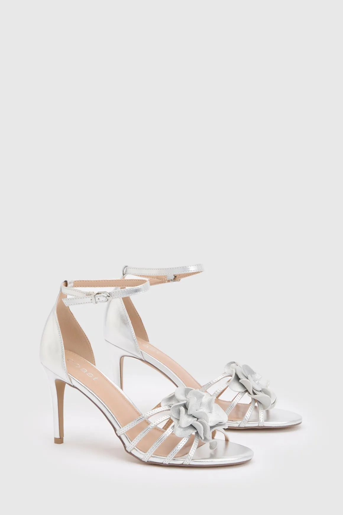 Sandales À Talons Aiguilles Hauts Tia En Cuir À Brides Avec Corsage