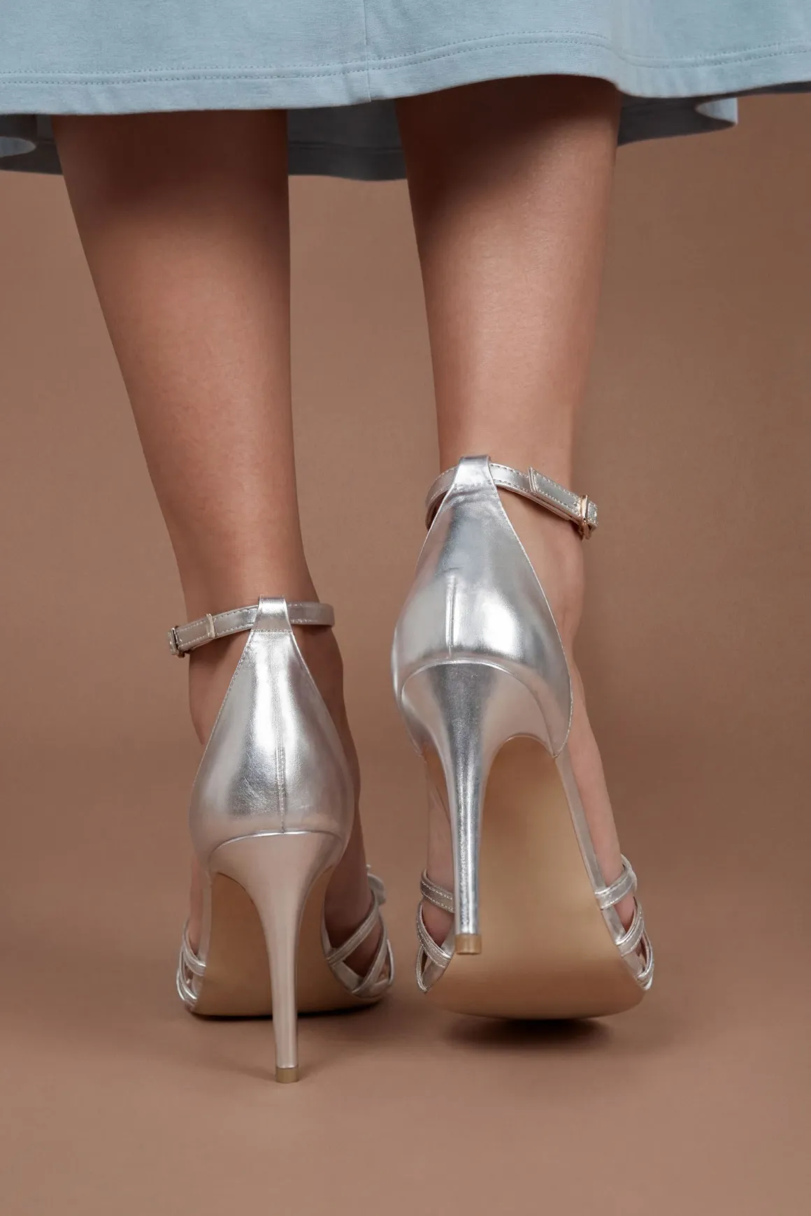 Sandales À Talons Aiguilles Hauts Tia En Cuir À Brides Avec Corsage