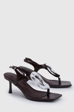 Sandales À Talons Avec Bride Orteil Et Détail Métallique