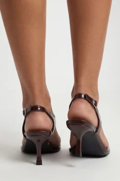 Sandales À Talons Avec Bride Orteil Et Détail Métallique