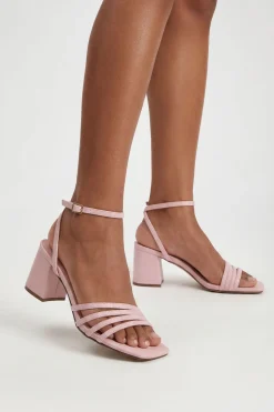 Sandales À Talons Bloc Avec Brides Asymétriques