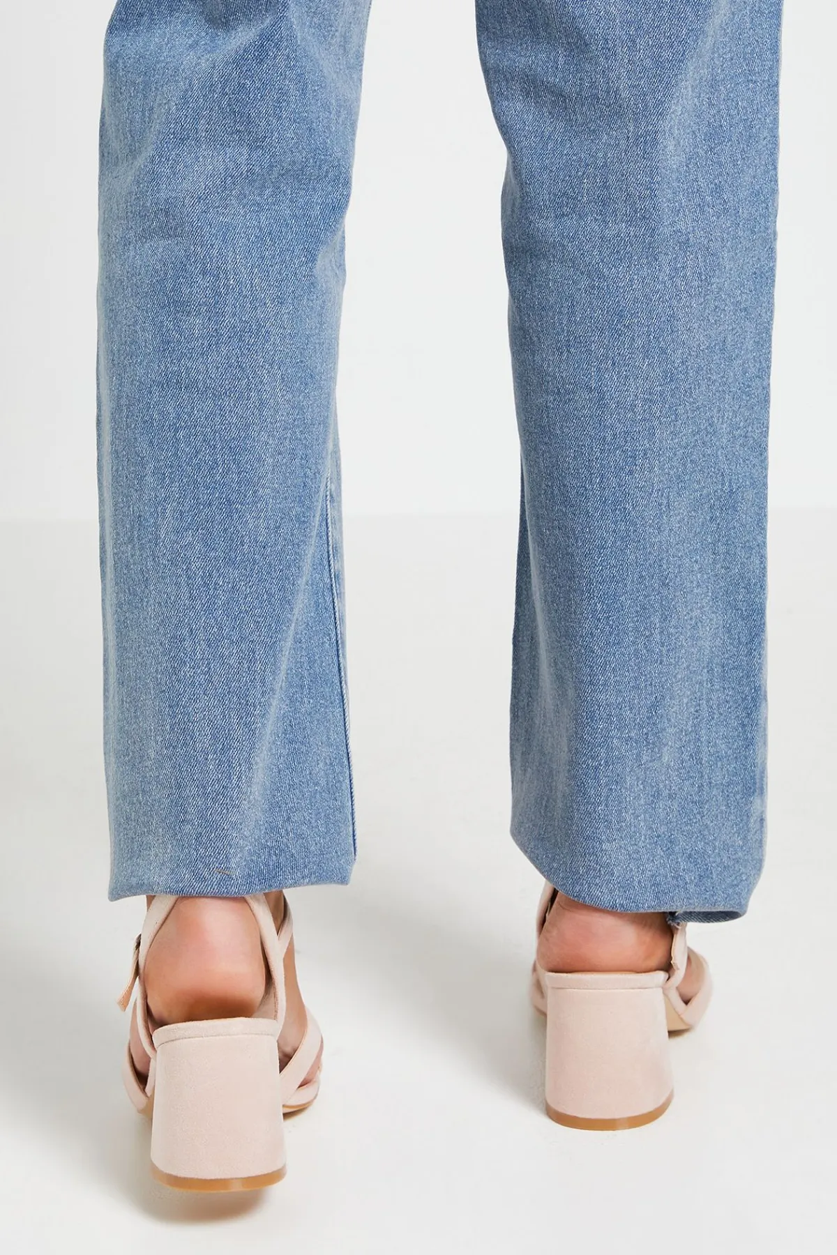 Wallis Sandales À Talons Bloc Moyen Samiyas Coupe Large En Synthétique À Brides Croisées< Chaussures À Talons|Sandales