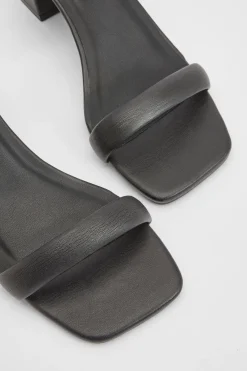 Sandales À Talons Carrés Avec Brides Rembourrées Bicolores
