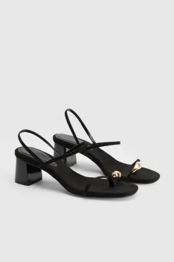 Sandales À Talons Carrés Bas À Brides Larges En Synthétique Avec Détail Métallique