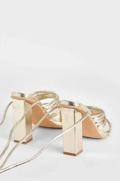 Sandales À Talons Carrés Larges Avec Multiples Brides Et Lacets À Nouer