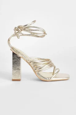 Sandales À Talons Carrés Larges Avec Multiples Brides Et Lacets À Nouer